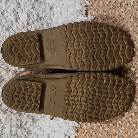 Baretrap Duck Boots - Picture 5 of 16